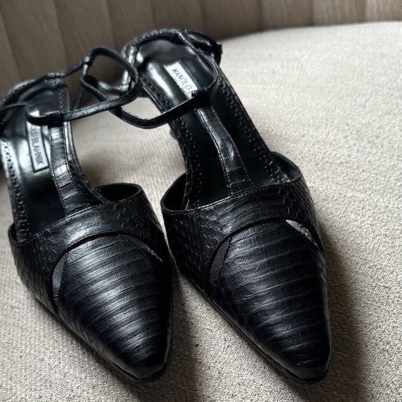 Manolo Blahnik Black Textured Heels - Picture 7 of 7